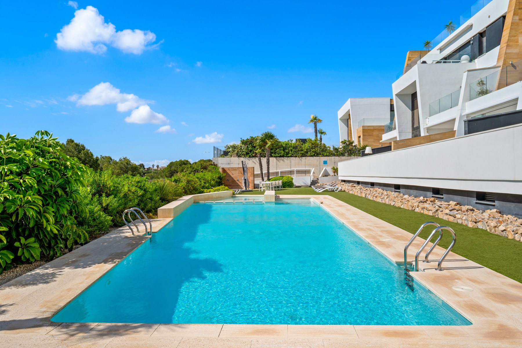For sale - 2 Bedroom 2 Bathroom Apartment in Villamartin - Costa Blanca  - Alicante