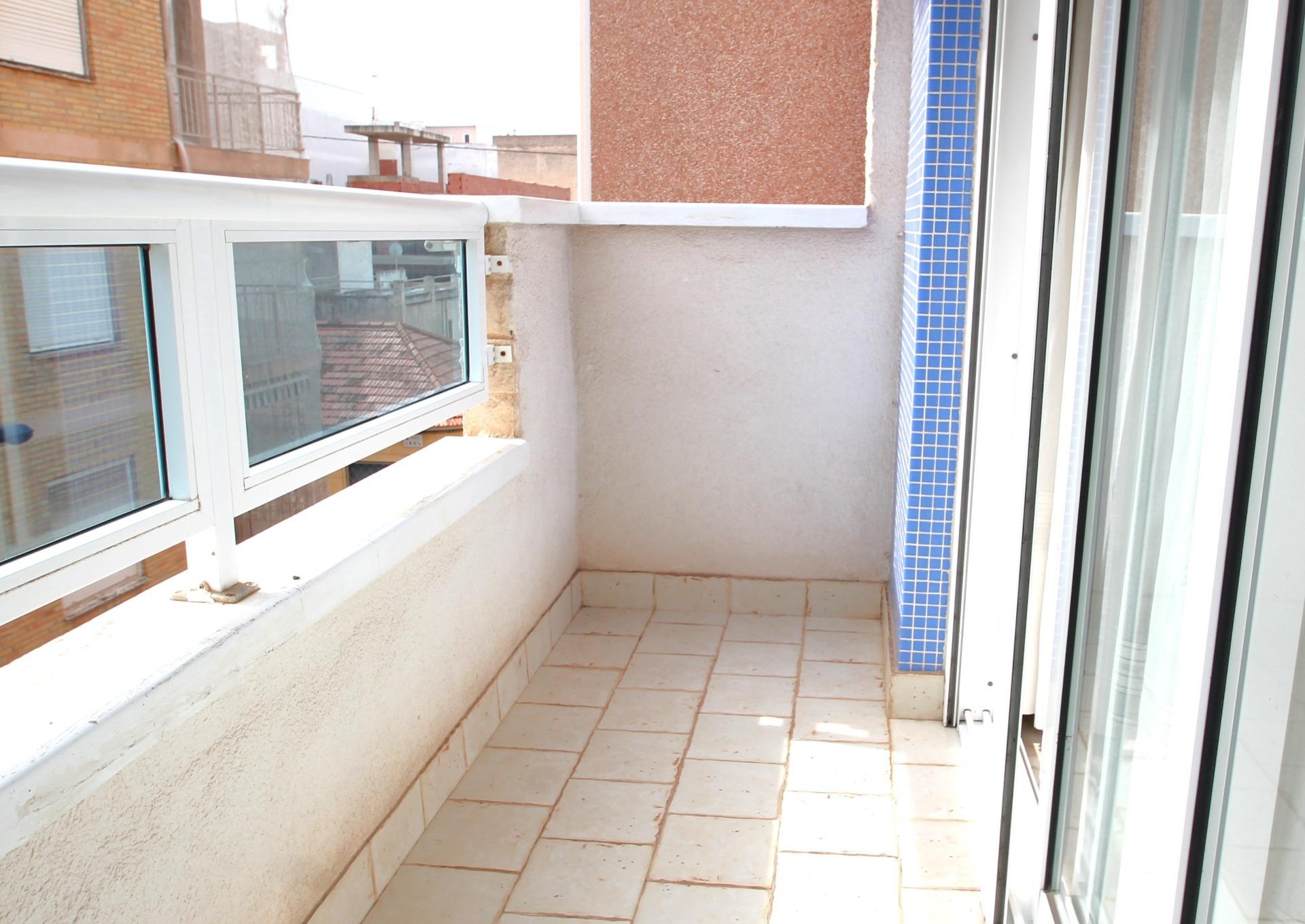 For sale - 3 Bedroom 2 Bathroom Apartment in Torrevieja - Las Piscinas Naturales  - Alicante