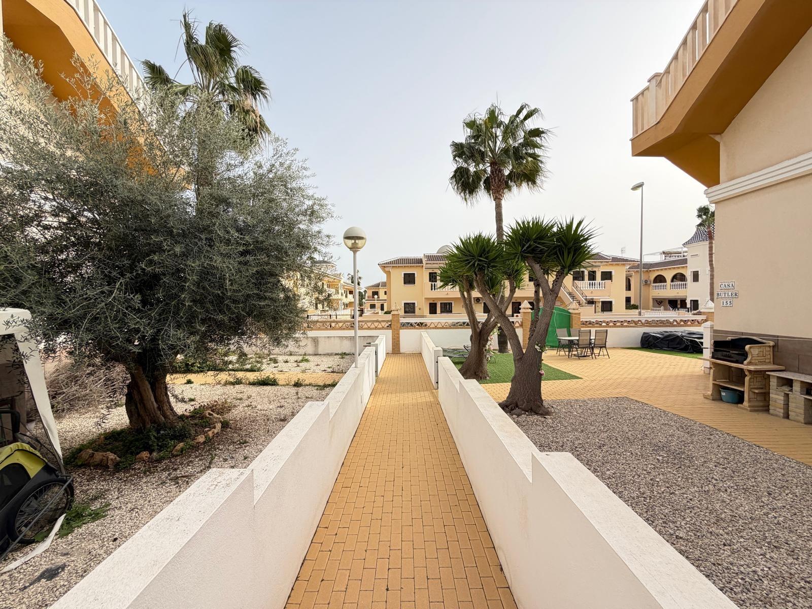 For sale - 2 Bedroom 1 Bathroom Bungalow in Ciudad Quesada - Doña Pepa  - Alicante