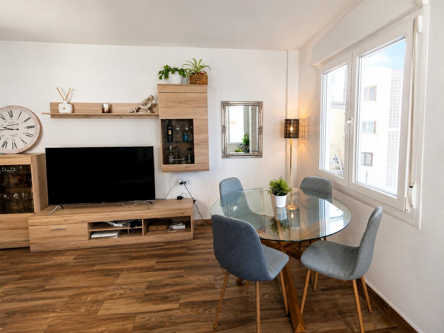 For sale - 3 Bedroom 2 Bathroom Apartment in Torrevieja - Playa Del Cura  - Alicante