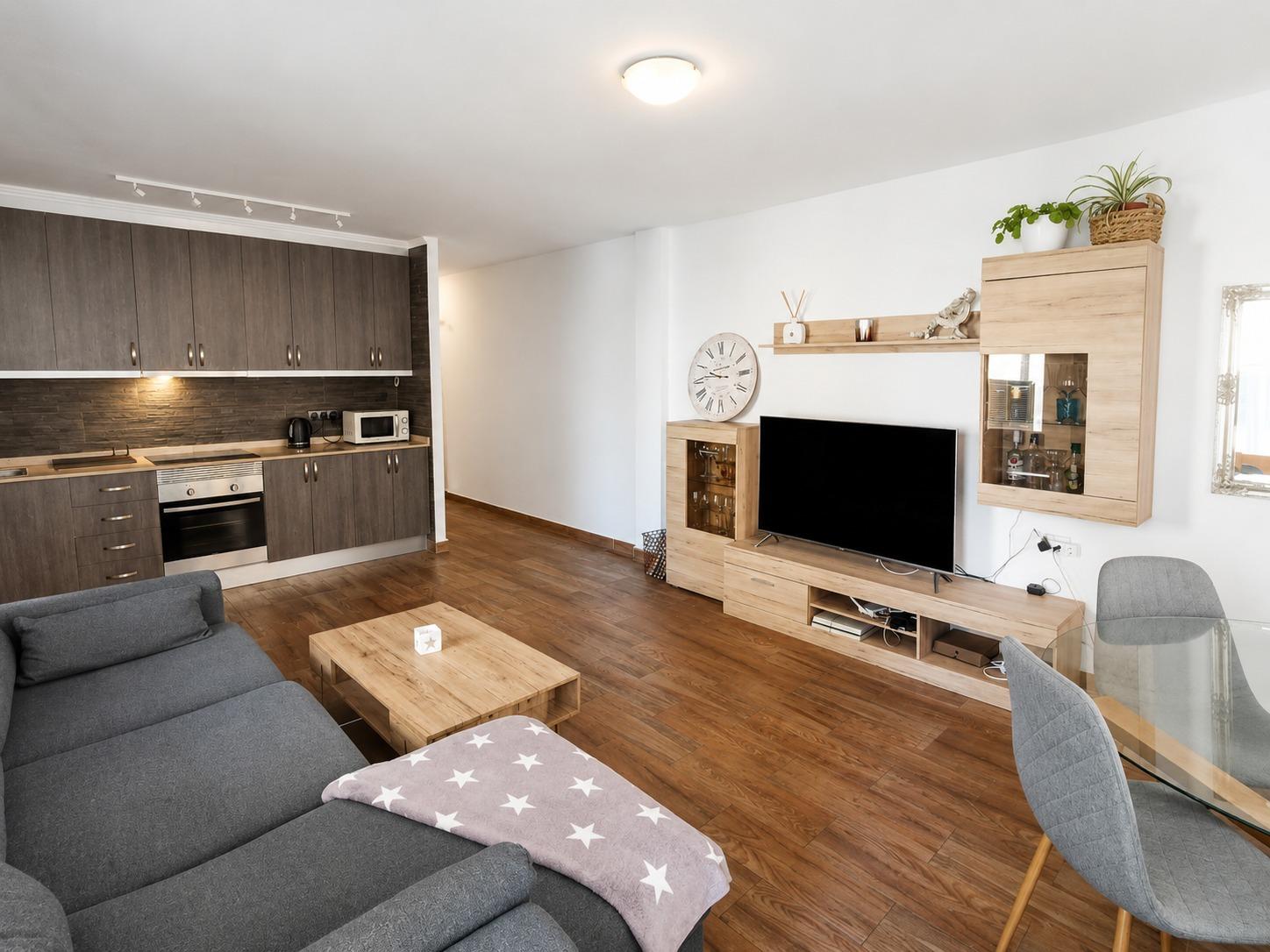 For sale - 3 Bedroom 2 Bathroom Apartment in Torrevieja - Playa Del Cura  - Alicante