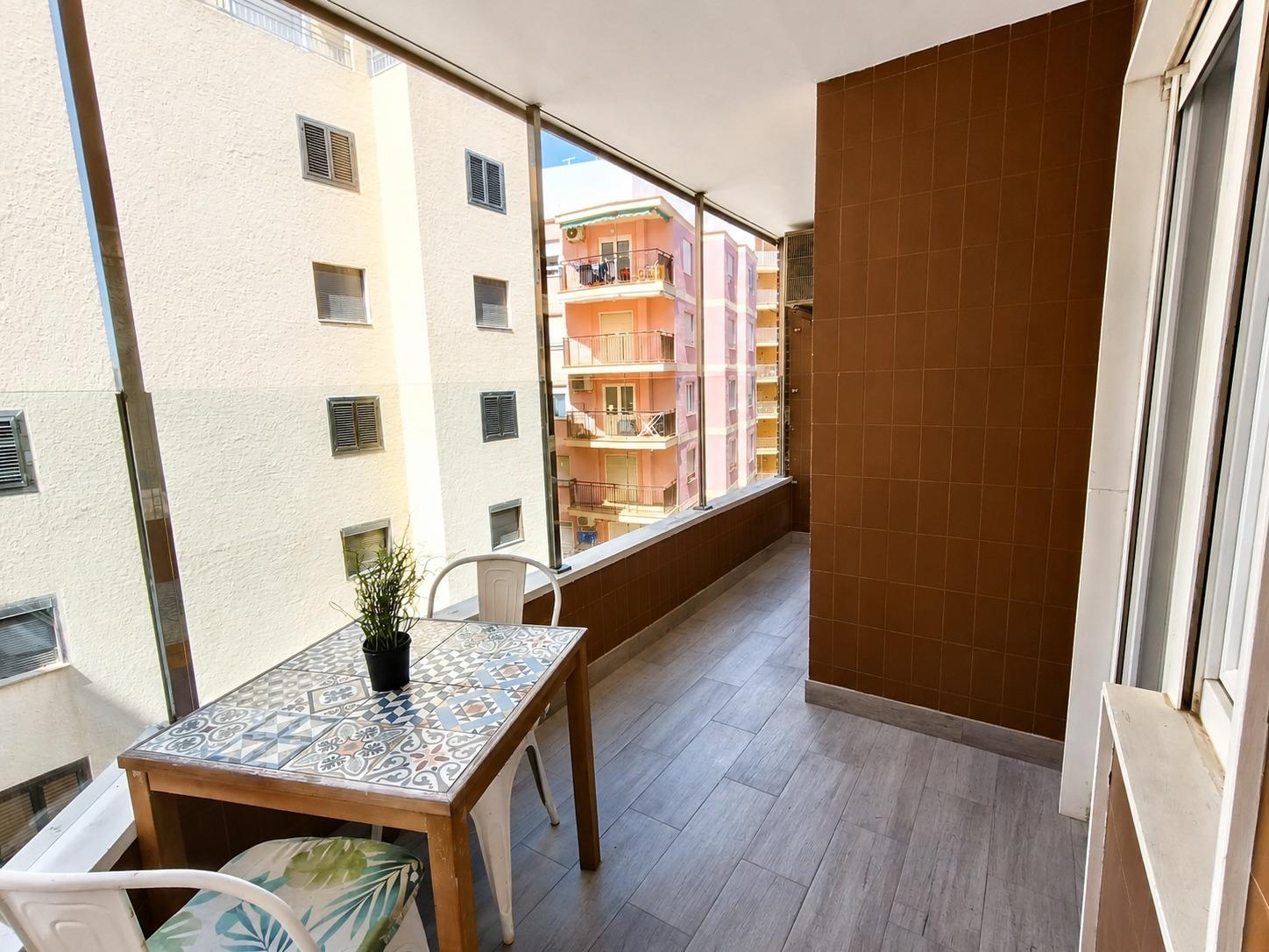 For sale - 3 Bedroom 2 Bathroom Apartment in Torrevieja - Playa Del Cura  - Alicante