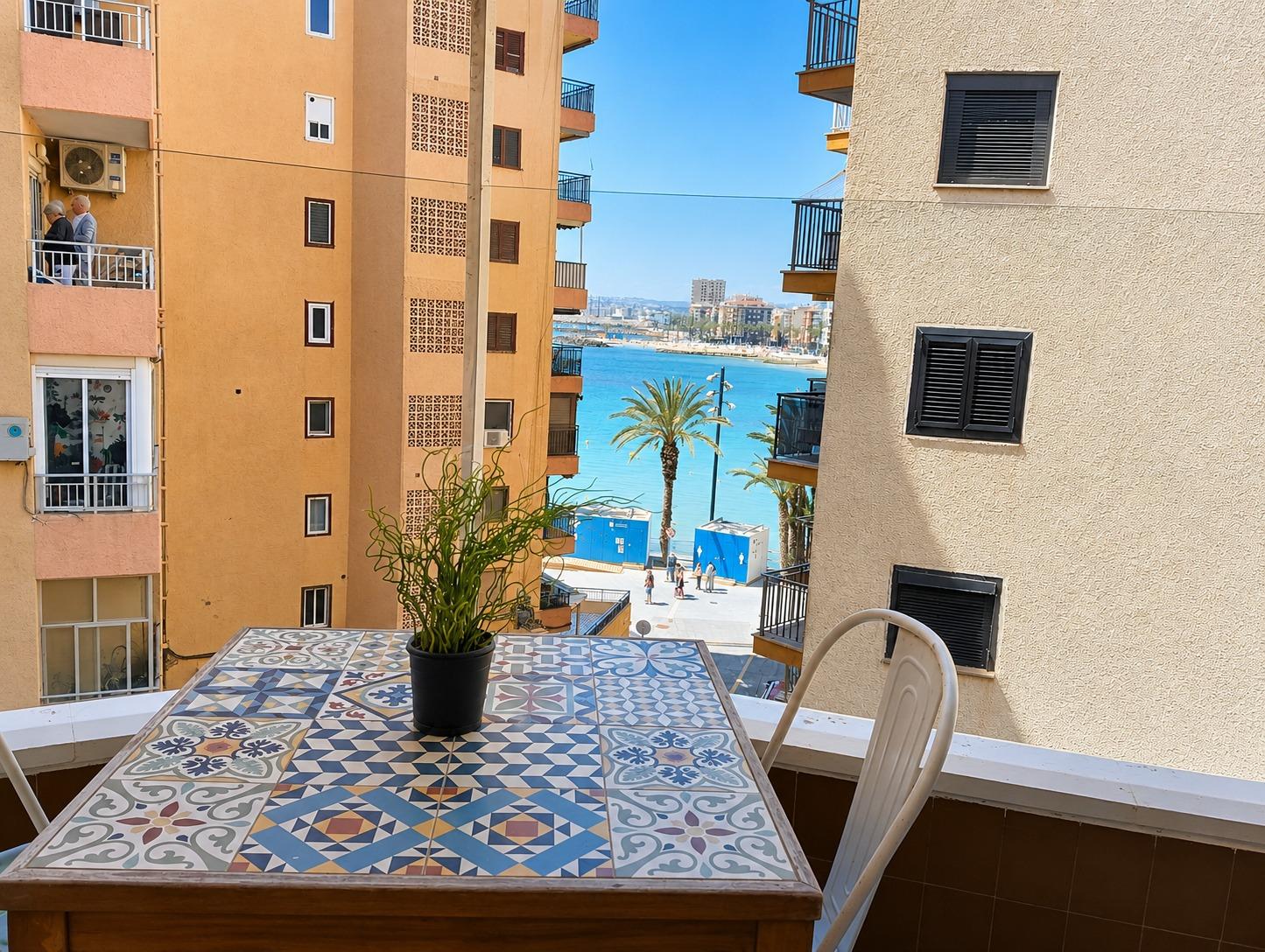 For sale - 3 Bedroom 2 Bathroom Apartment in Torrevieja - Playa Del Cura  - Alicante
