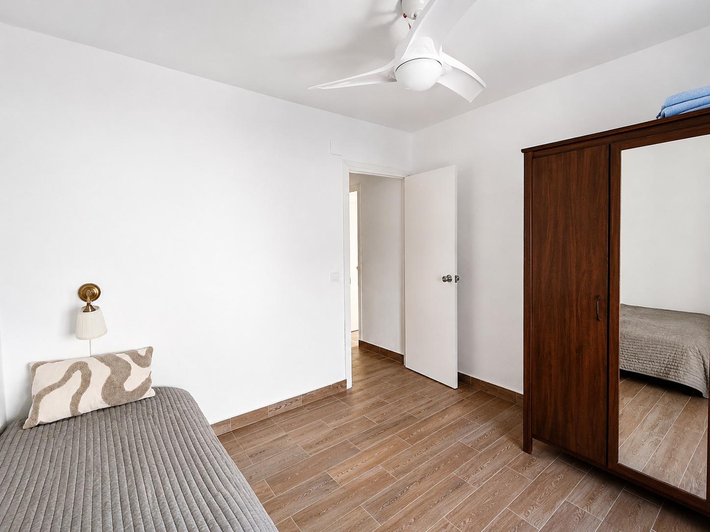 For sale - 3 Bedroom 2 Bathroom Apartment in Torrevieja - Playa Del Cura  - Alicante