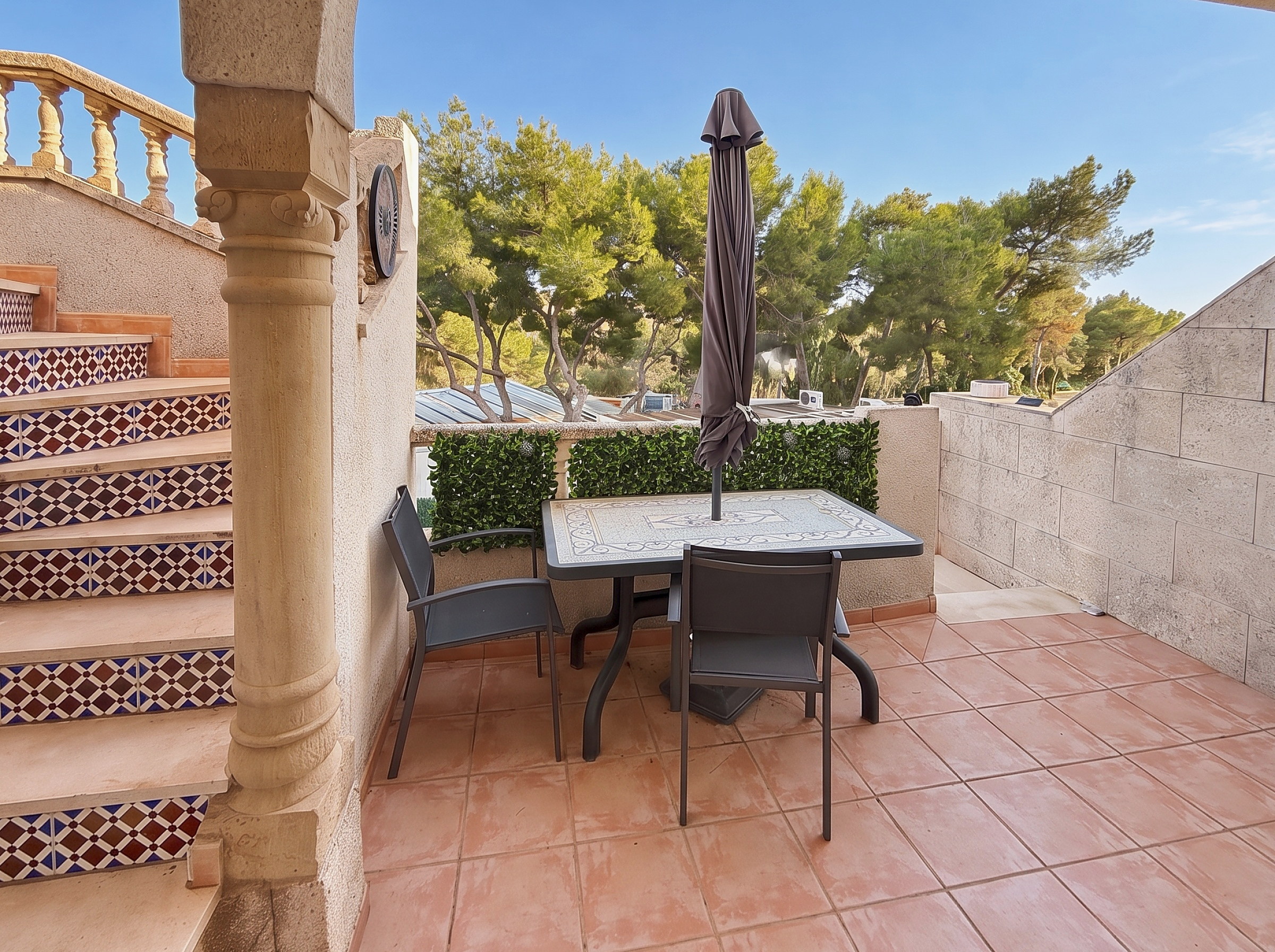For sale - 4 Bedroom 3 Bathroom Town House in Villamartin - Costa Blanca  - Alicante