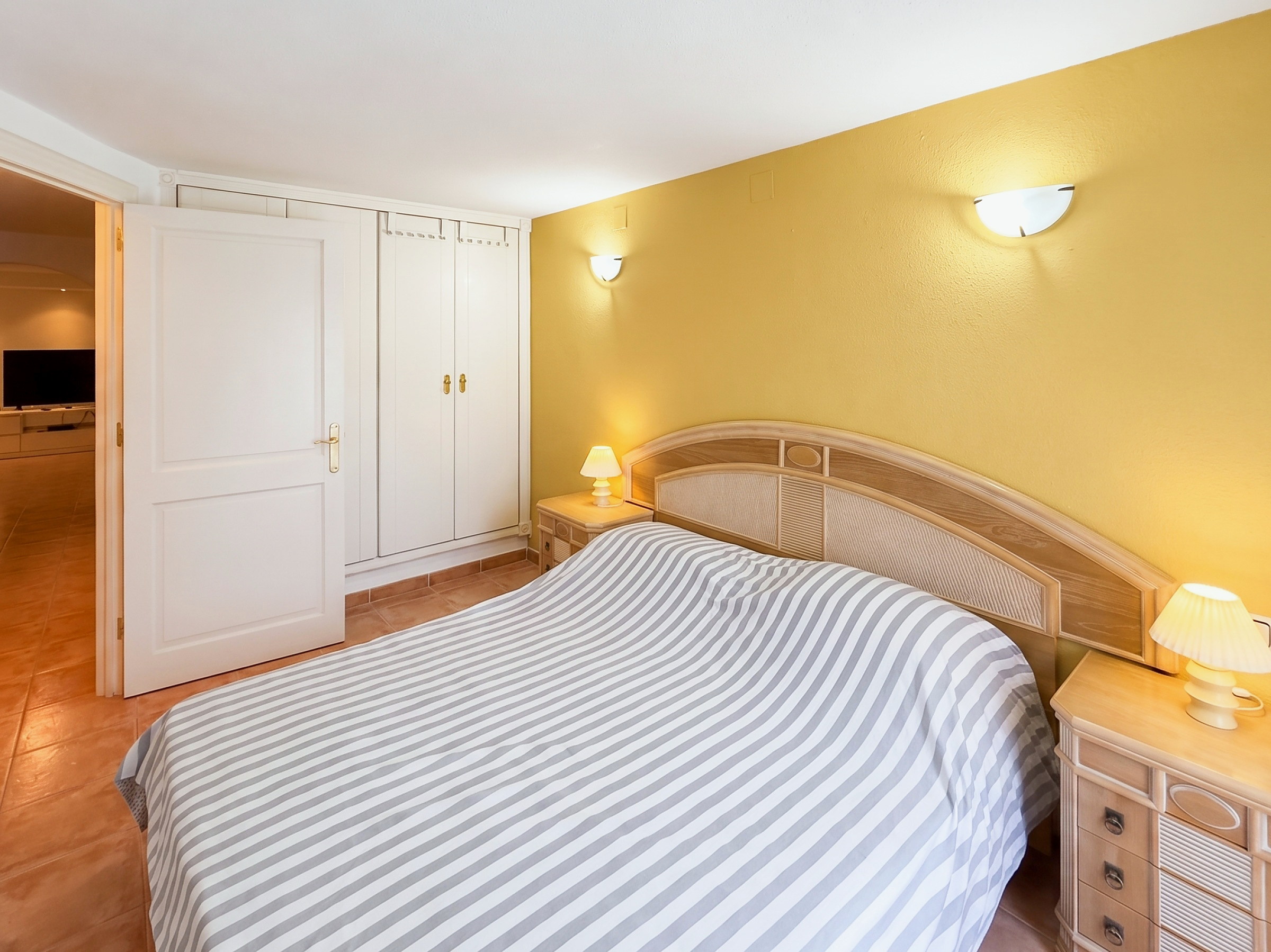 For sale - 4 Bedroom 3 Bathroom Town House in Villamartin - Costa Blanca  - Alicante