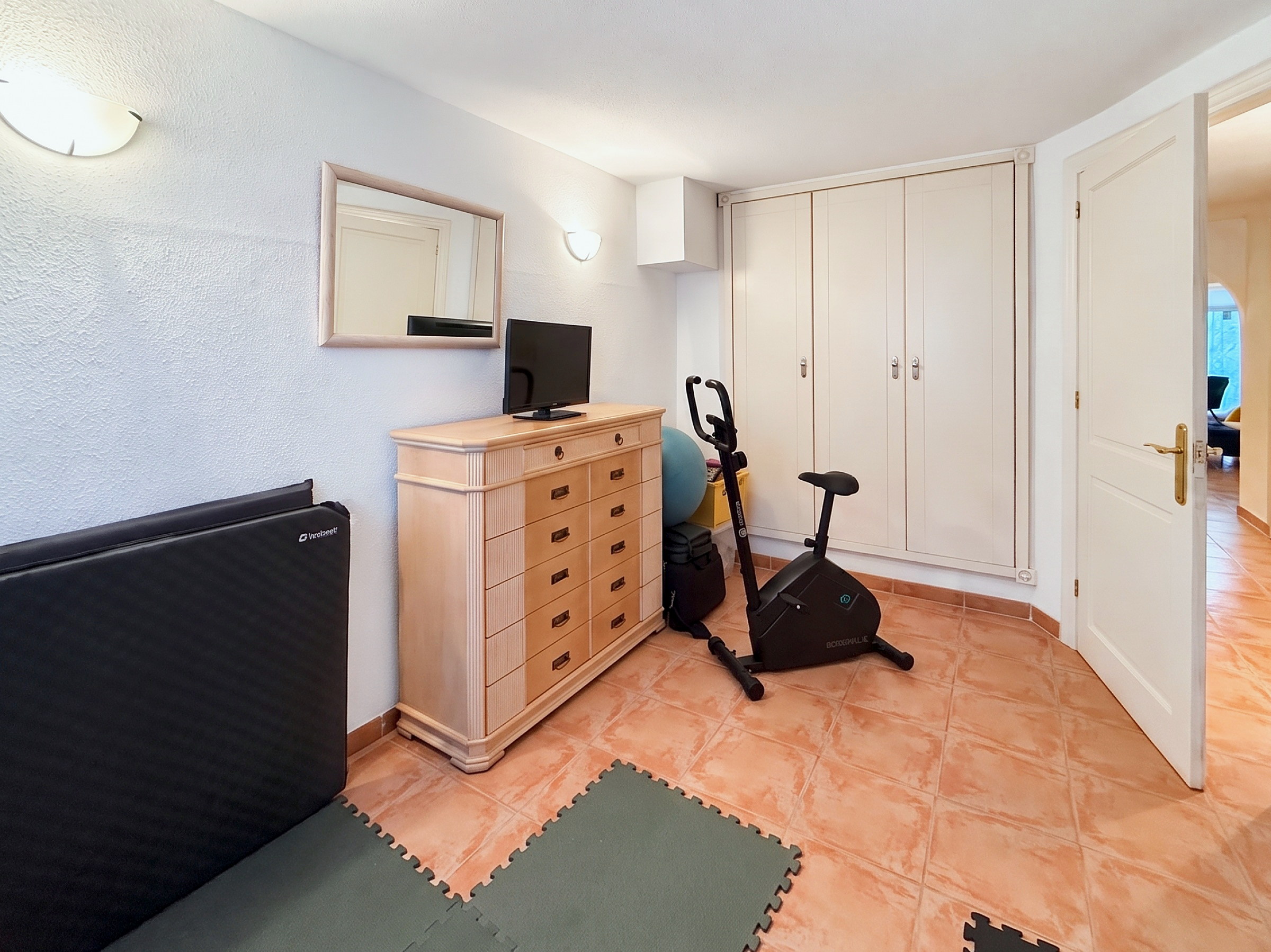 For sale - 4 Bedroom 3 Bathroom Town House in Villamartin - Costa Blanca  - Alicante