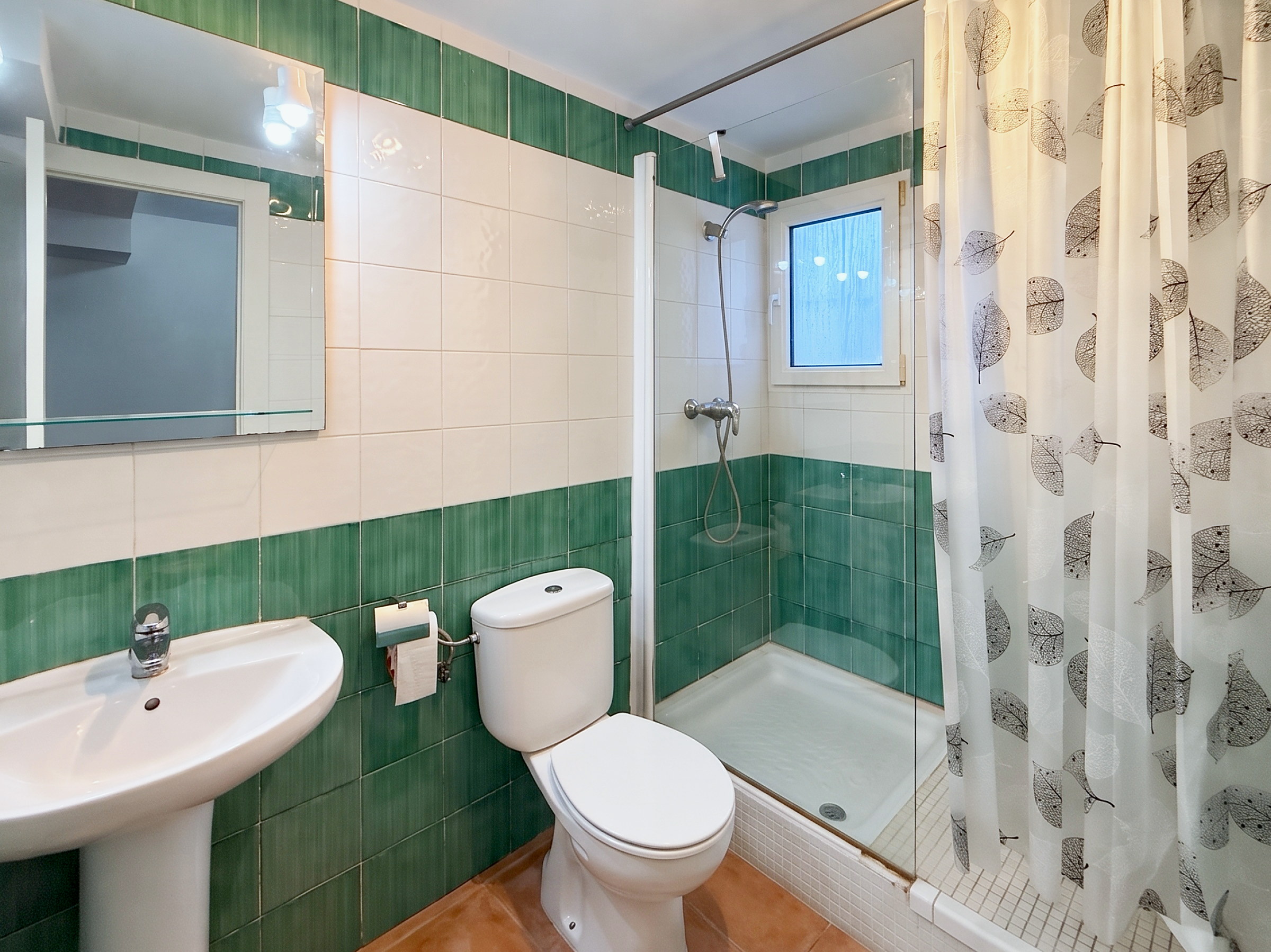 For sale - 4 Bedroom 3 Bathroom Town House in Villamartin - Costa Blanca  - Alicante