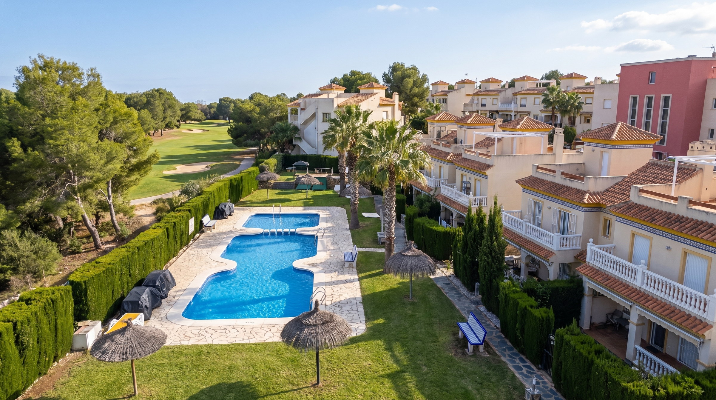 For sale - 4 Bedroom 3 Bathroom Town House in Villamartin - Costa Blanca  - Alicante