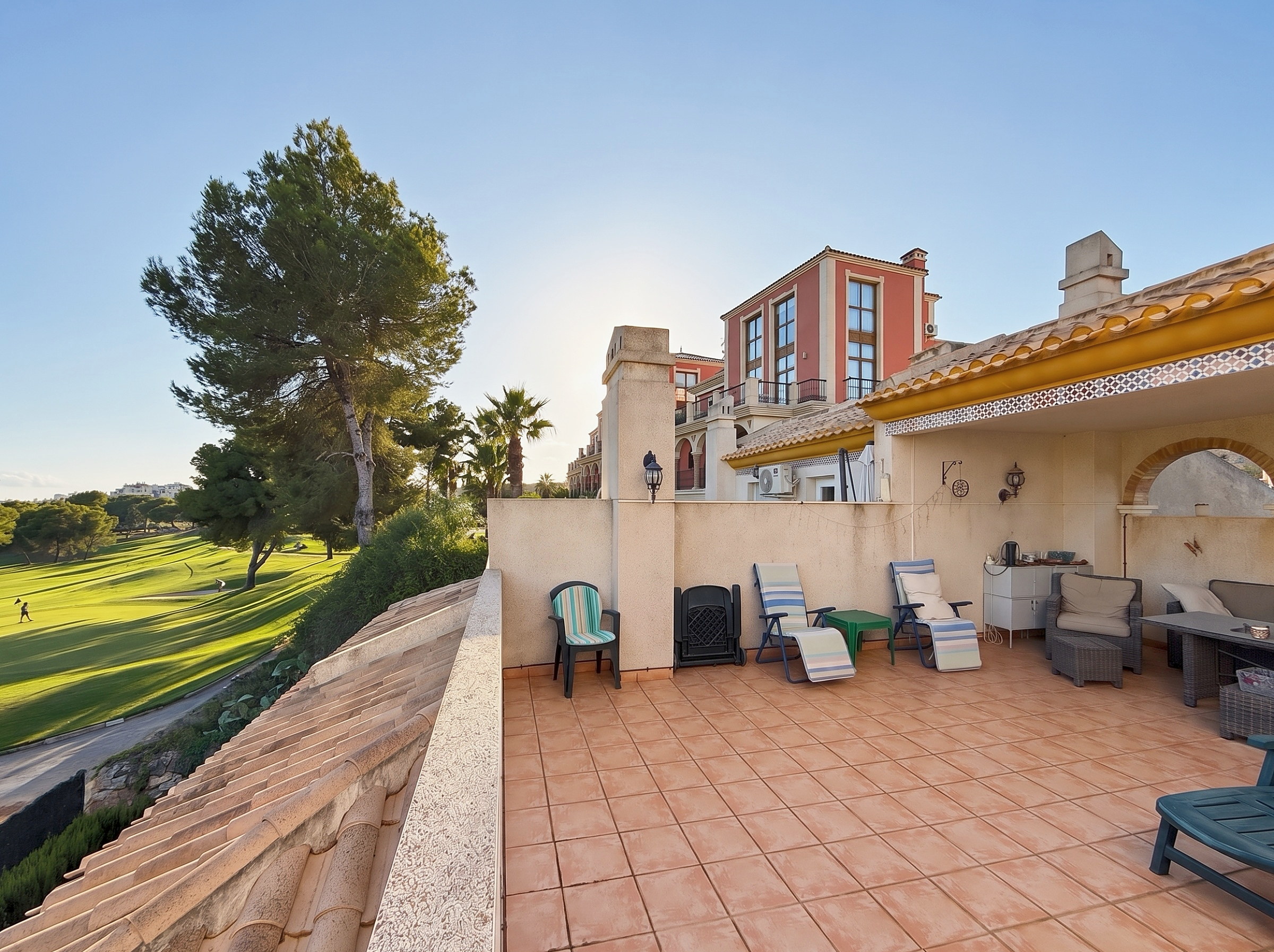 For sale - 4 Bedroom 3 Bathroom Town House in Villamartin - Costa Blanca  - Alicante