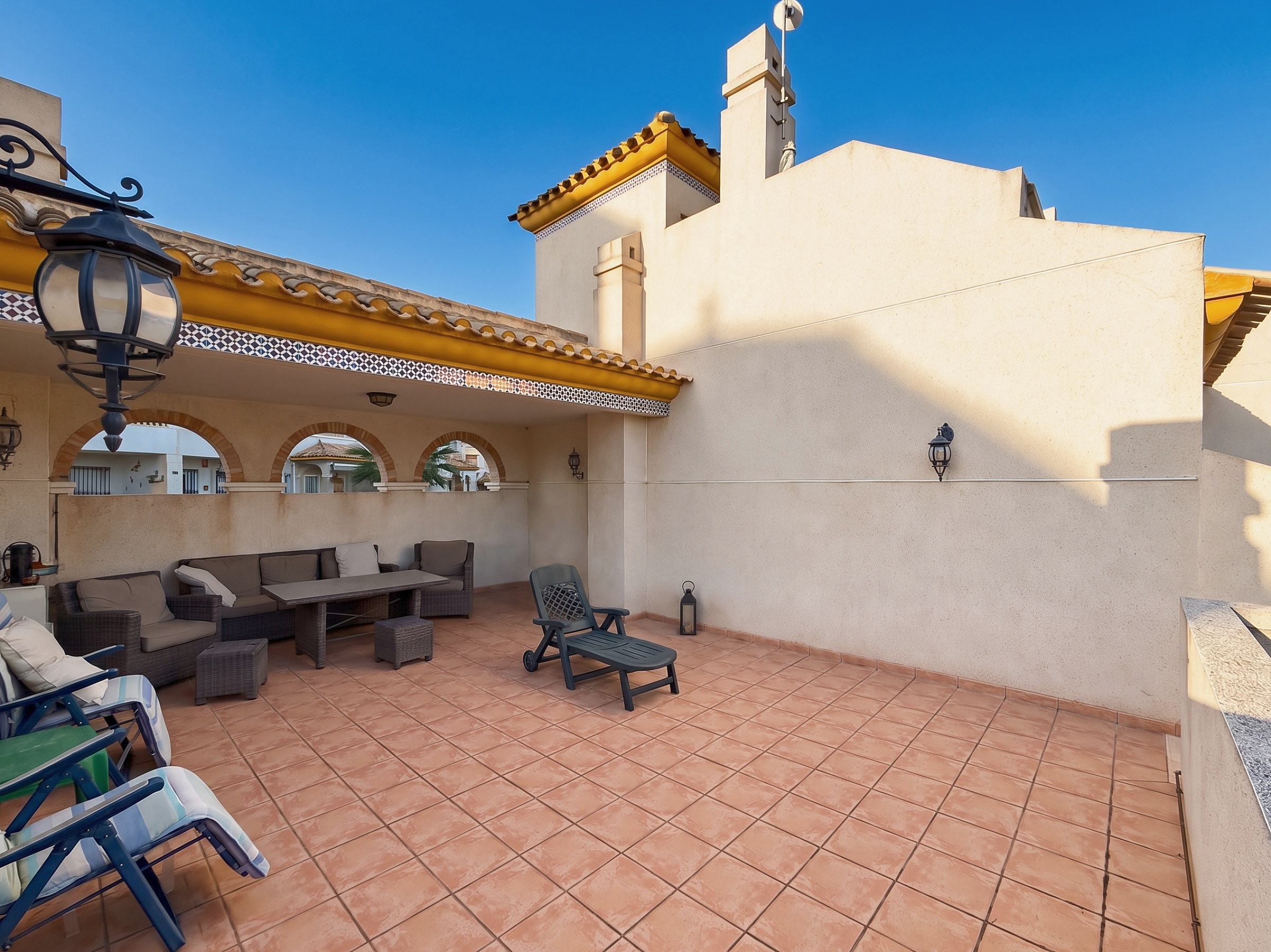 For sale - 4 Bedroom 3 Bathroom Town House in Villamartin - Costa Blanca  - Alicante