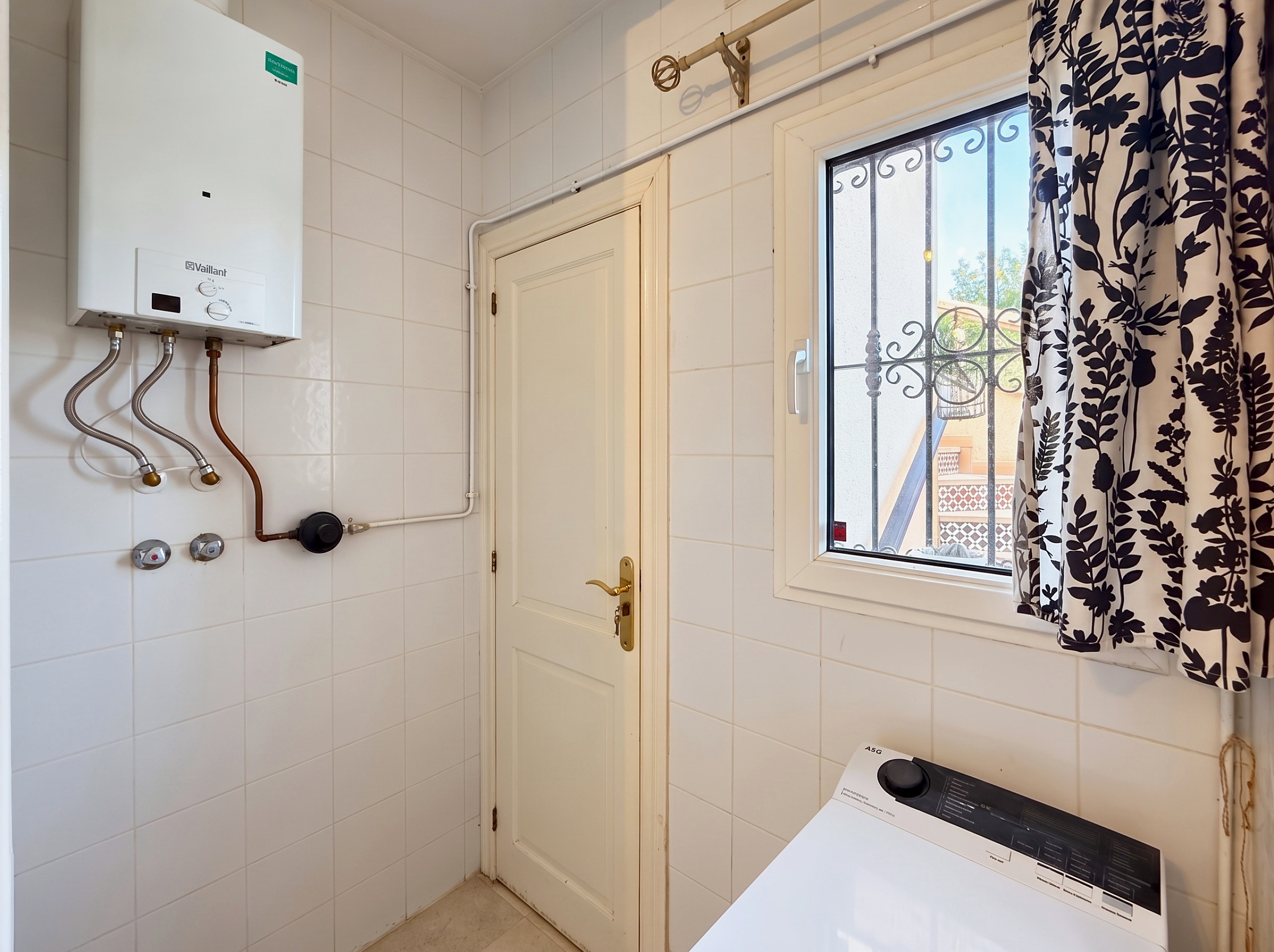 For sale - 4 Bedroom 3 Bathroom Town House in Villamartin - Costa Blanca  - Alicante