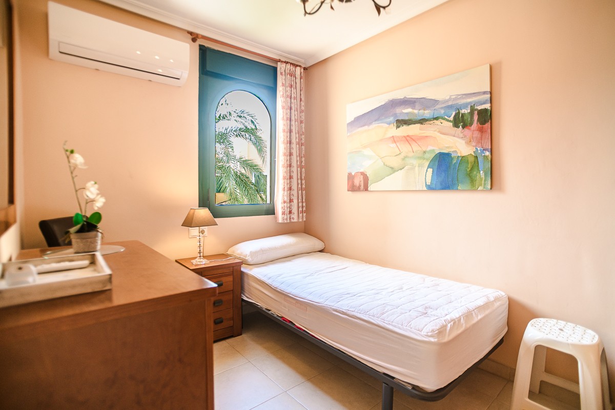 For sale - 4 Bedroom 2 Bathroom Villa in Torrevieja - Costa Blanca  - Alicante