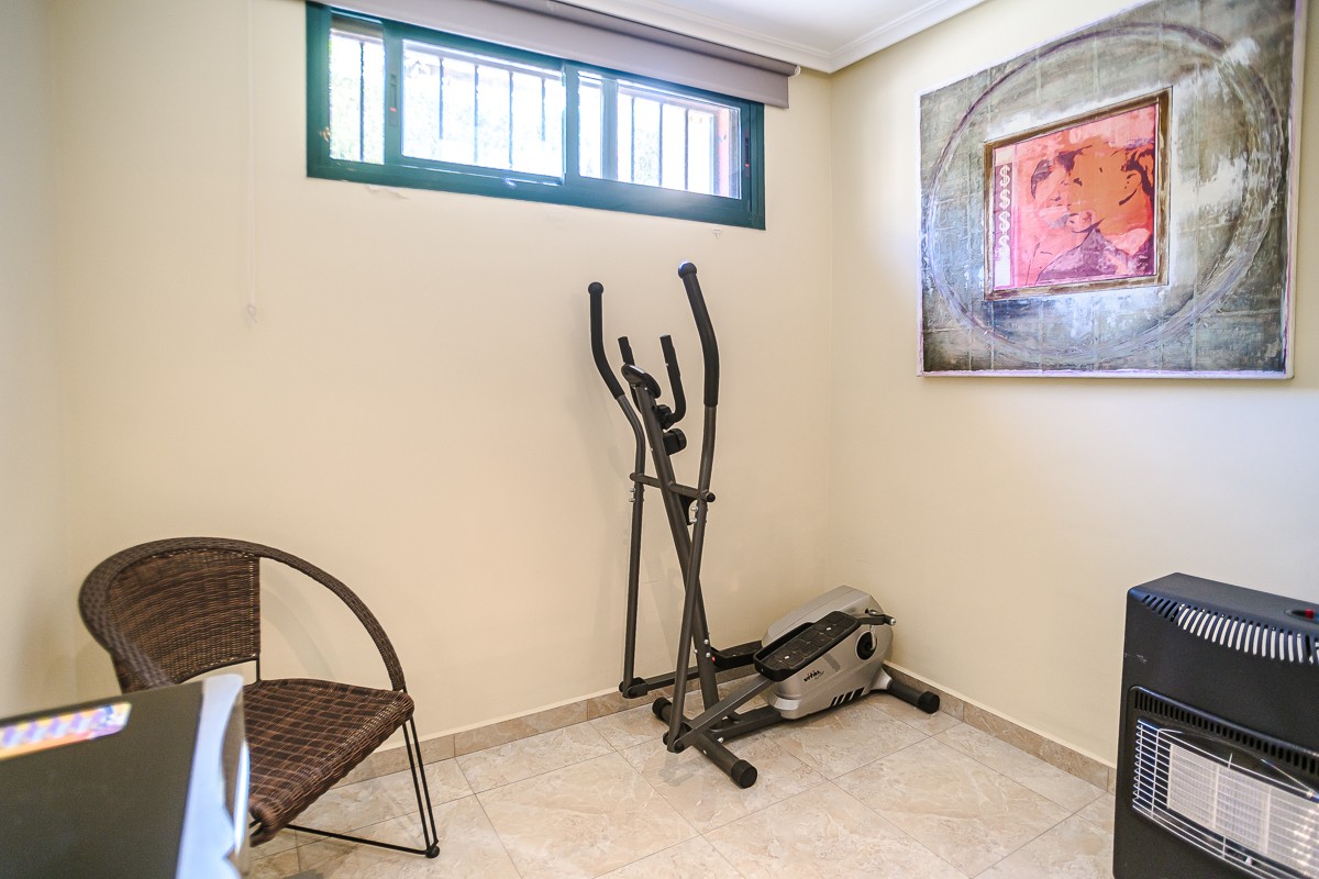 For sale - 4 Bedroom 2 Bathroom Villa in Torrevieja - Costa Blanca  - Alicante
