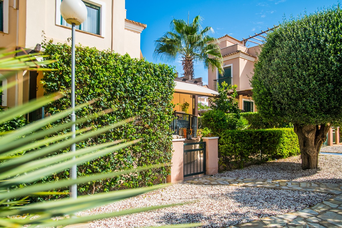 For sale - 4 Bedroom 2 Bathroom Villa in Torrevieja - Costa Blanca  - Alicante
