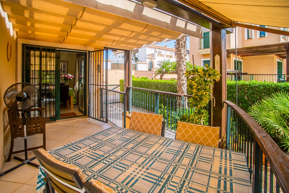 For sale - 4 Bedroom 2 Bathroom Villa in Torrevieja - Costa Blanca  - Alicante