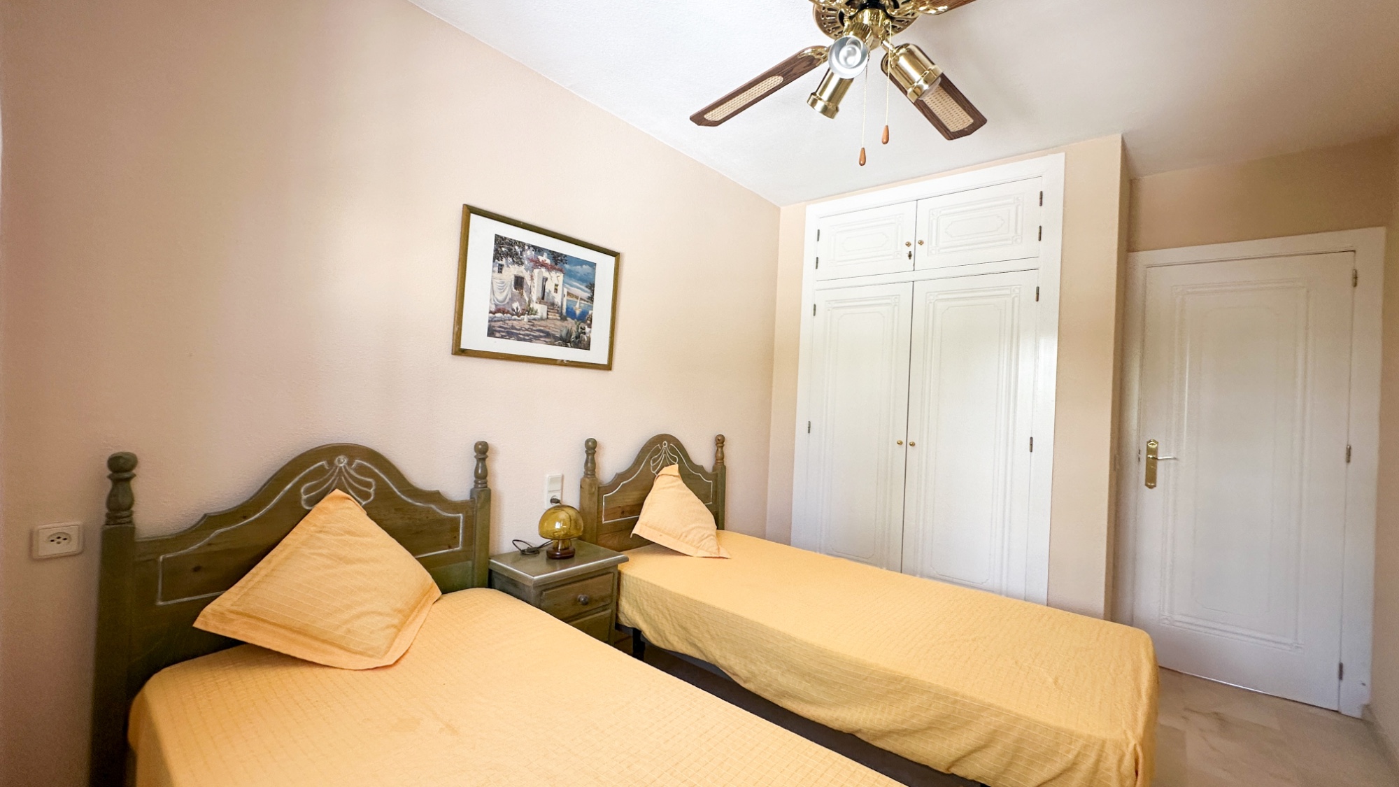 For sale - 2 Bedroom 1 Bathroom Town House in Villamartin - Costa Blanca  - Alicante