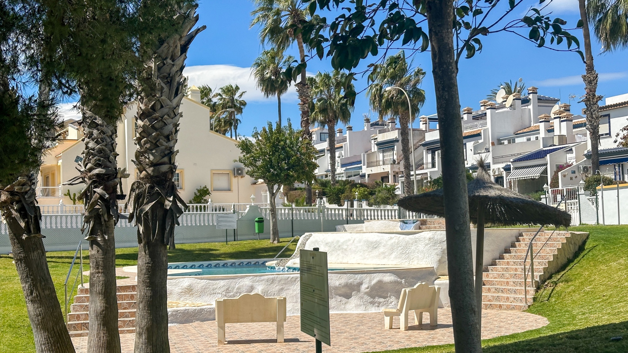 For sale - 2 Bedroom 1 Bathroom Town House in Villamartin - Costa Blanca  - Alicante