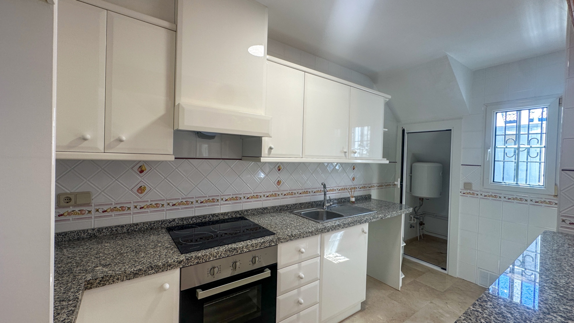 For sale - 2 Bedroom 1 Bathroom Town House in Villamartin - Costa Blanca  - Alicante