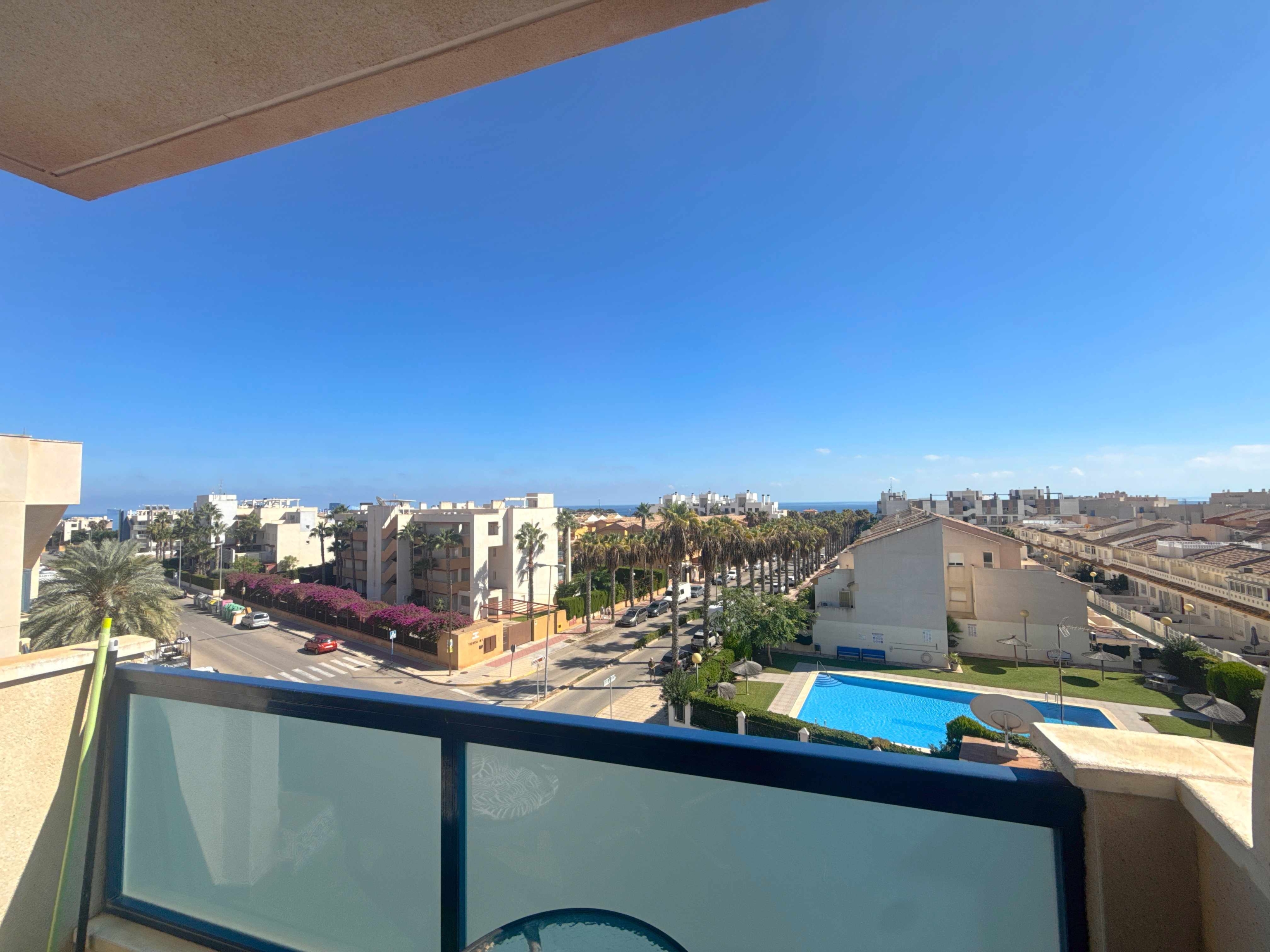 For sale - 2 Bedroom 1 Bathroom Penthouse in Cabo Roig -  - Alicante