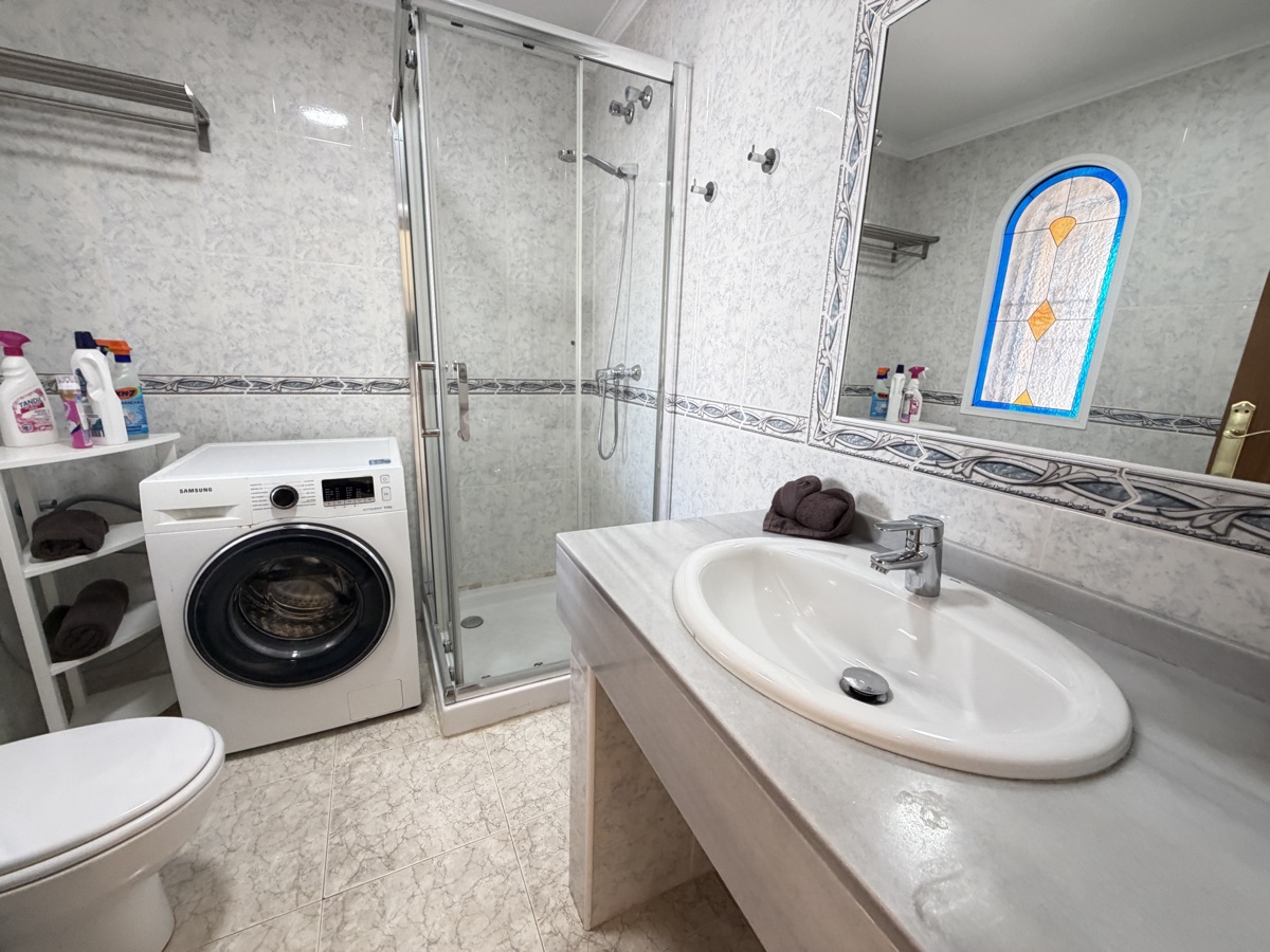 For sale - 3 Bedroom 2 Bathroom Villa in Villamartin - , Villamartin, Alicante, Spain - Alicante