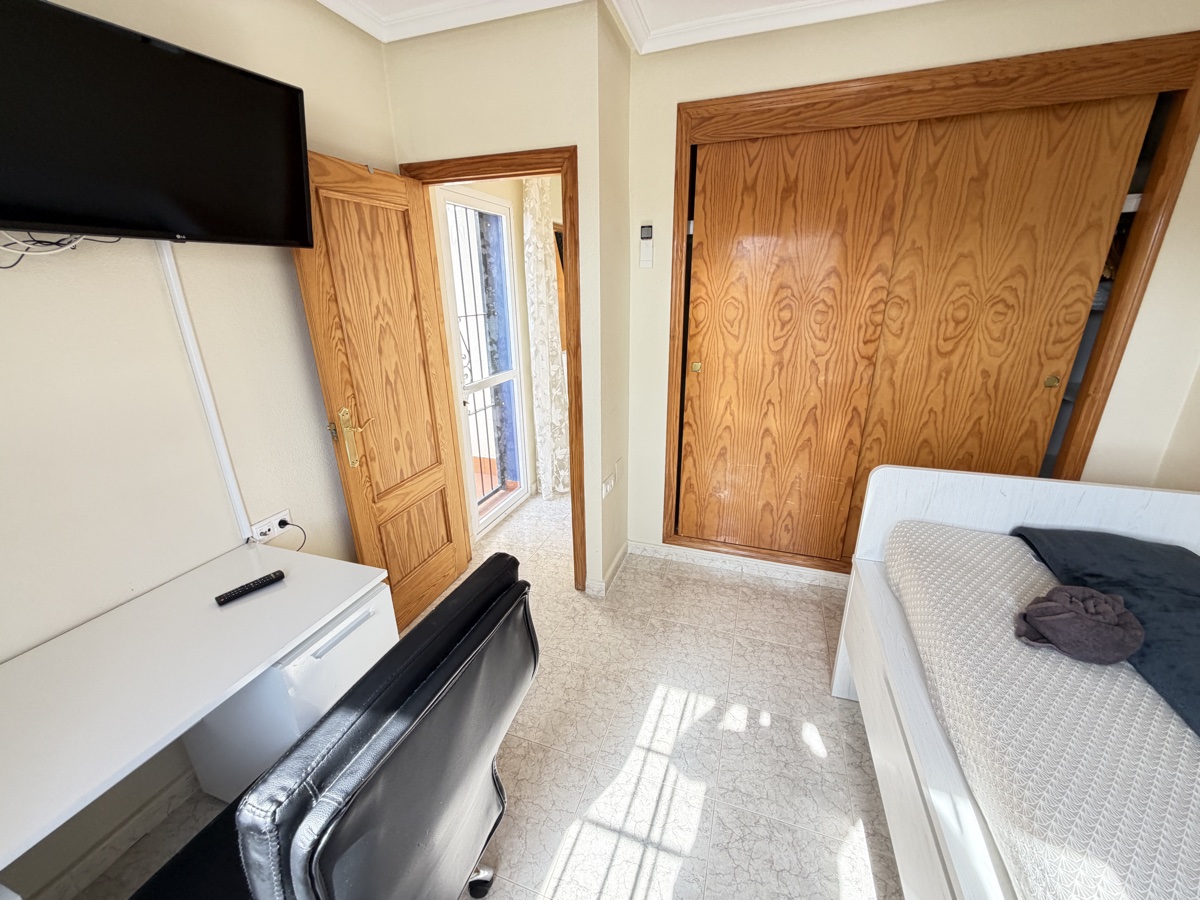 For sale - 3 Bedroom 2 Bathroom Villa in Villamartin - , Villamartin, Alicante, Spain - Alicante