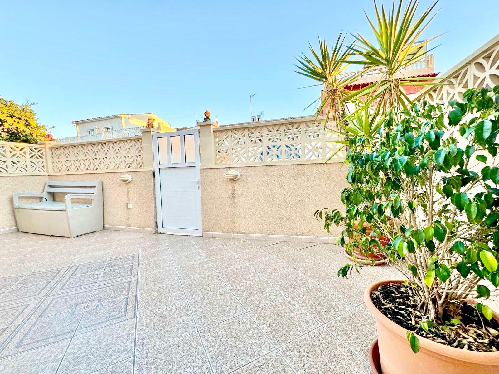 For sale - 3 Bedroom 2 Bathroom Reformed  Town House in Torrevieja - Costa Blanca  - Alicante