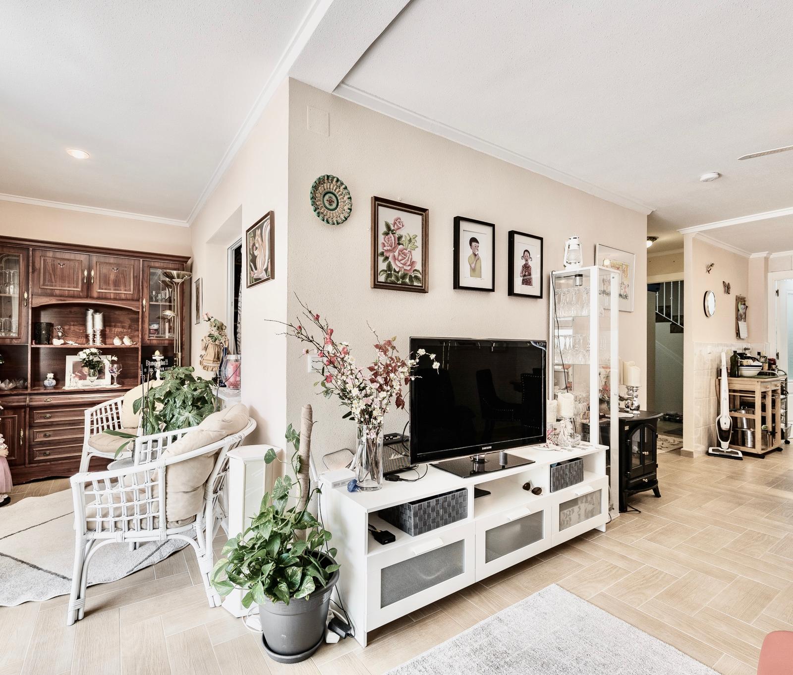 For sale - 3 Bedroom 2 Bathroom Reformed  Town House in Torrevieja - Costa Blanca  - Alicante