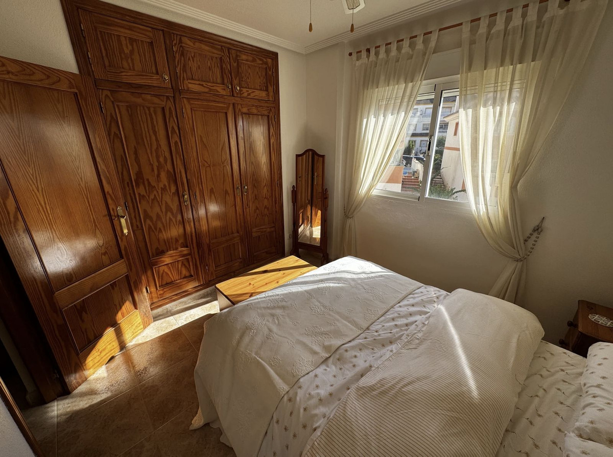 For sale - 2 Bedroom 1 Bathroom Apartment in Villamartin - Villamartin  - Alicante