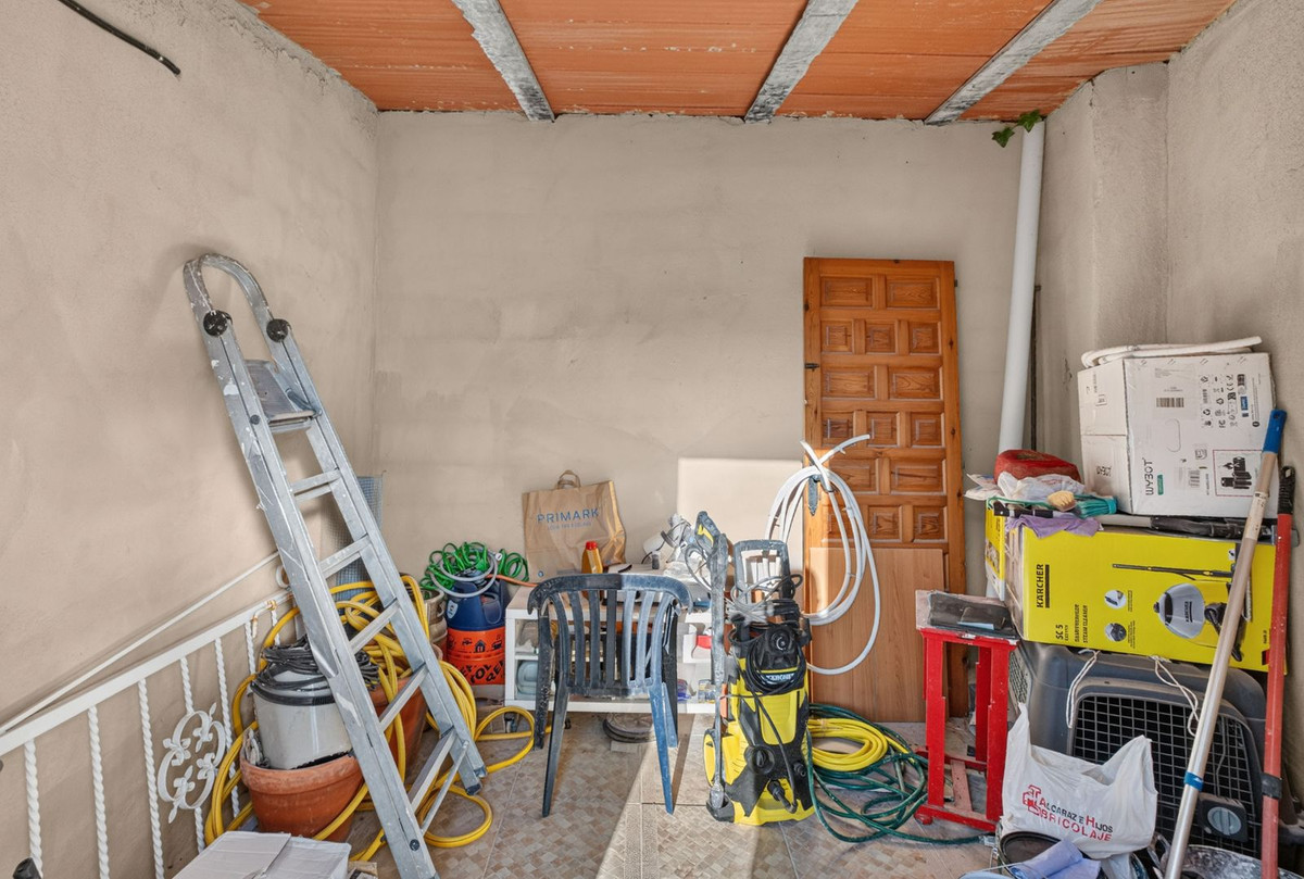 For sale - 3 Bedroom 2 Bathroom House - Detached Villa in Torrevieja - Torrevieja Centro  - Alicante