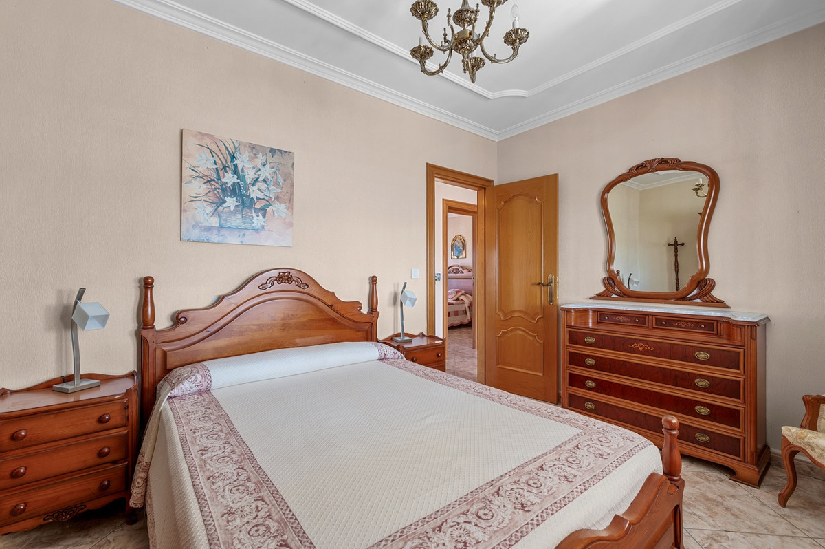 For sale - 7 Bedroom 5 Bathroom Ciudad Quesada Villa in Ciudad Quesada  - Ciudad Quesada  - Alicante