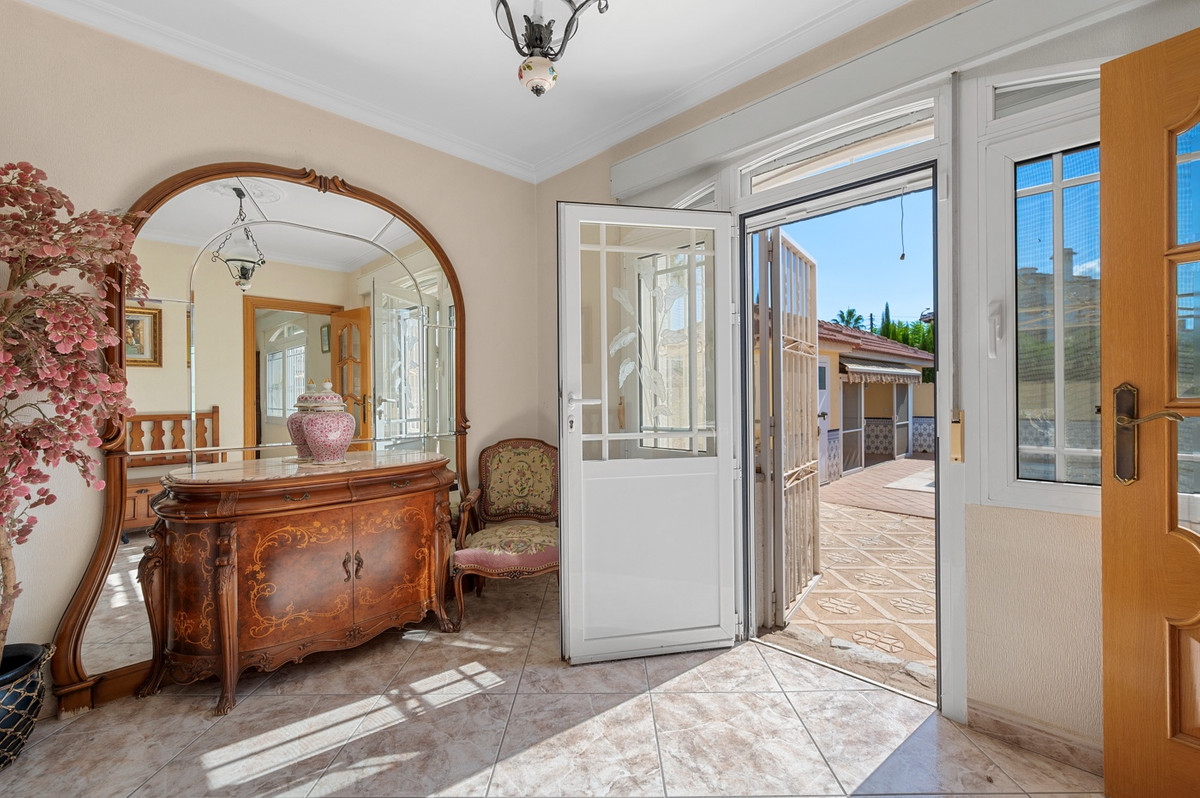 For sale - 7 Bedroom 5 Bathroom Ciudad Quesada Villa in Ciudad Quesada  - Ciudad Quesada  - Alicante