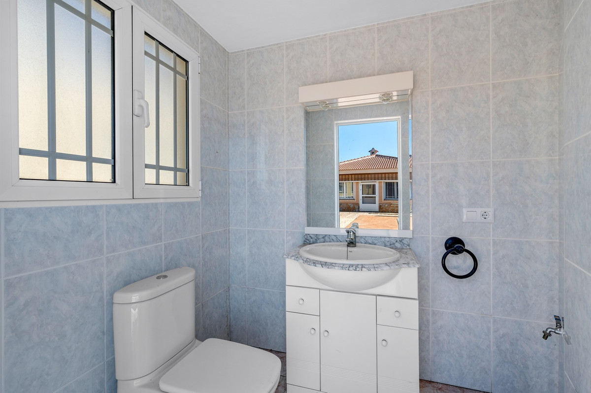 For sale - 7 Bedroom 5 Bathroom Ciudad Quesada Villa in Ciudad Quesada  - Ciudad Quesada  - Alicante