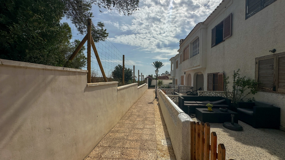 For sale - 3 Bedroom 2 Bathroom Townhouse in Playa Flamenca - Playa Flamenca  - Alicante