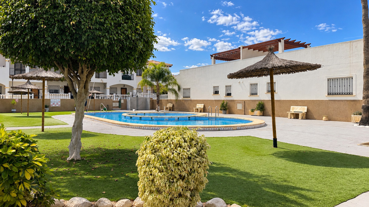 For sale - 2 Bedroom 2 Bathroom Ground Floor apartment in Punta Prima - La Ciñuelica  - Alicante