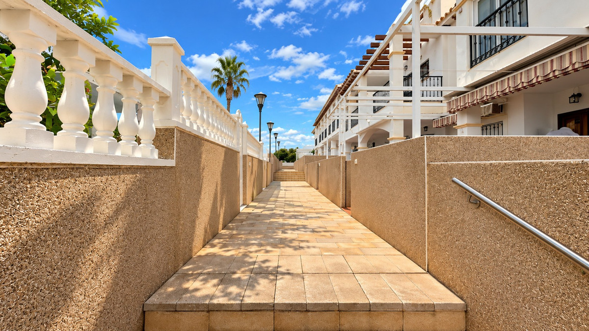 For sale - 2 Bedroom 2 Bathroom Ground Floor apartment in Punta Prima - La Ciñuelica  - Alicante