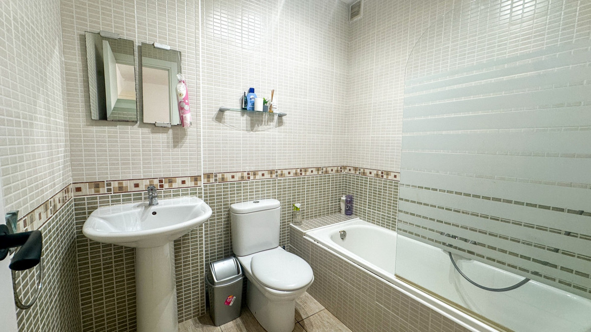 For sale - 2 Bedroom 1 Bathroom Apartment - Ground Floor Apartment in La Zenia - La Zenia  - Alicante