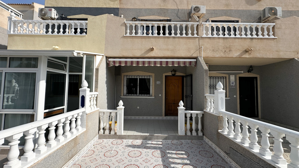 For sale - 2 Bedroom 2 Bathroom Townhouse in Playa Flamenca - Playa Flamenca  - Alicante