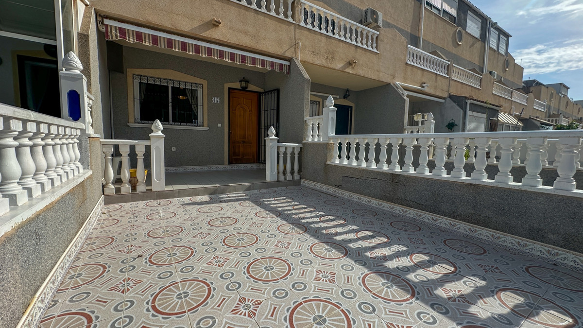 For sale - 2 Bedroom 2 Bathroom Townhouse in Playa Flamenca - Playa Flamenca  - Alicante