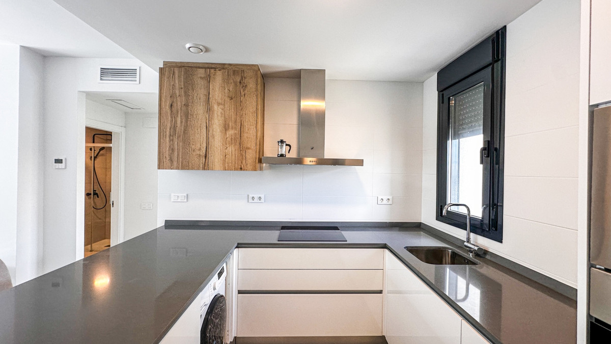 For sale - 2 Bedroom 2 Bathroom Penthouse in Villamartin - Pau 26 - Alicante