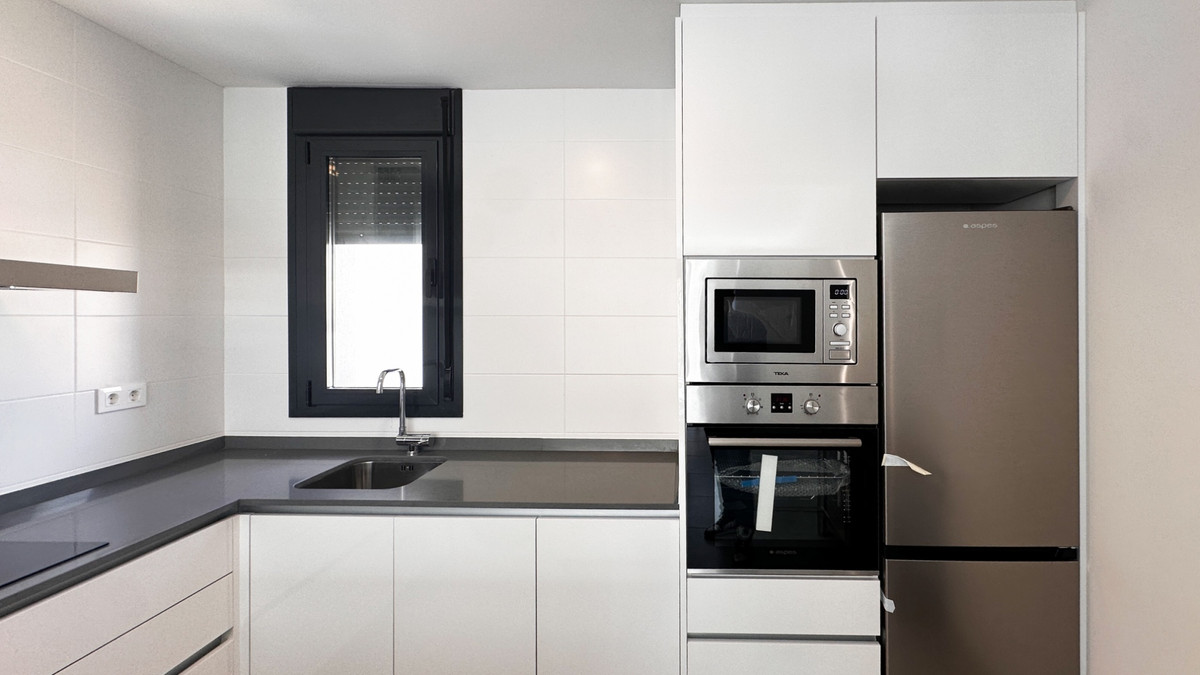 For sale - 2 Bedroom 2 Bathroom Penthouse in Villamartin - Pau 26 - Alicante