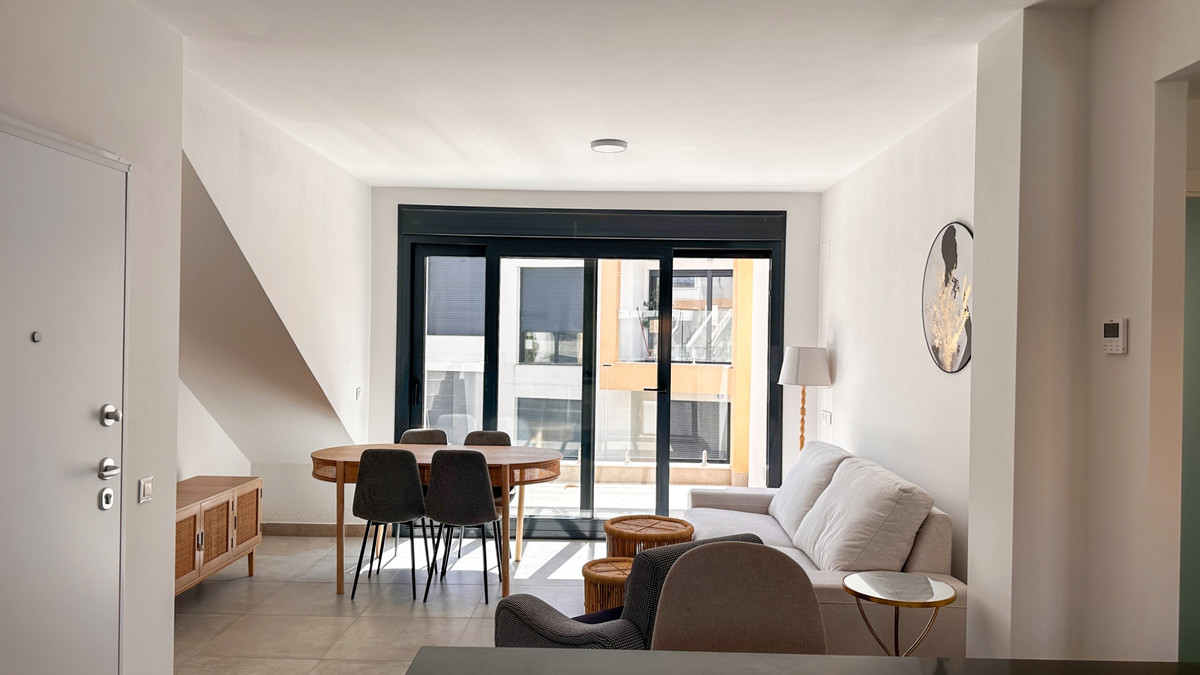 For sale - 2 Bedroom 2 Bathroom Penthouse in Villamartin - Pau 26 - Alicante